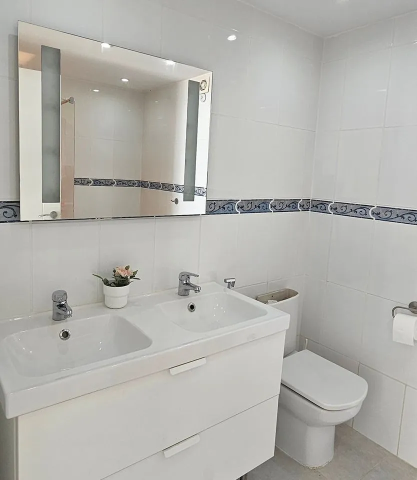 ab2b42c8-c2c5-4d39-b2f0-232f78a2abac