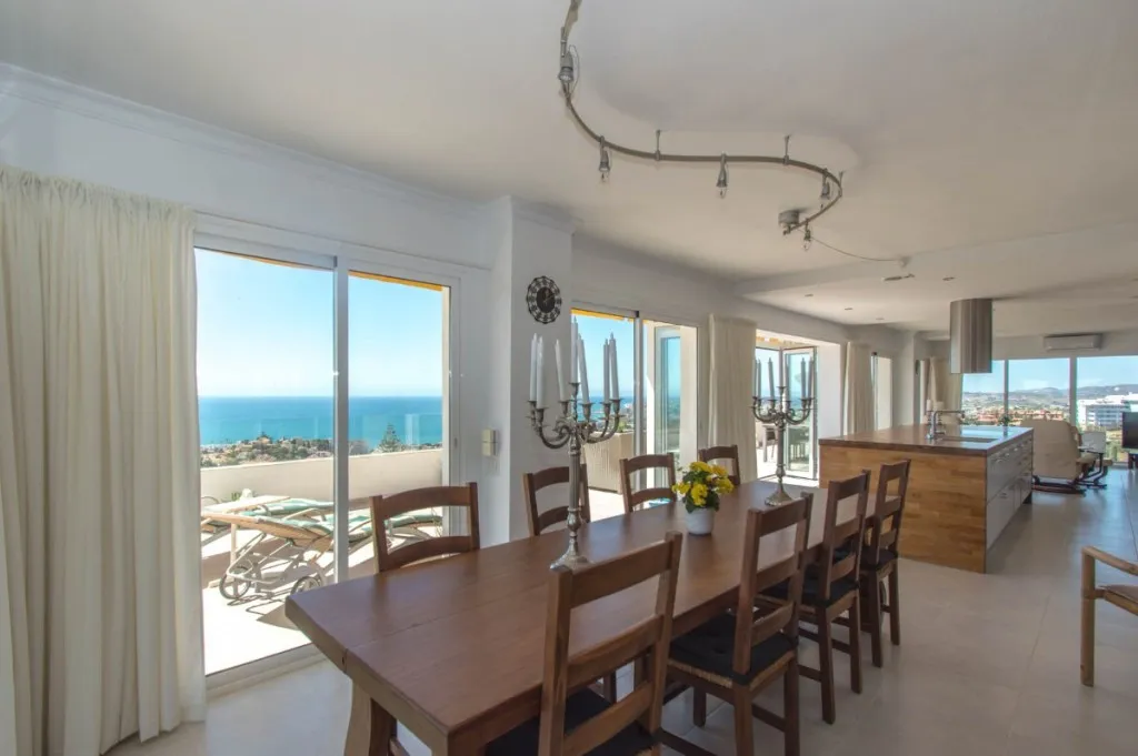 2b1b640f-74c6-4fa5-8837-08dc34a74261