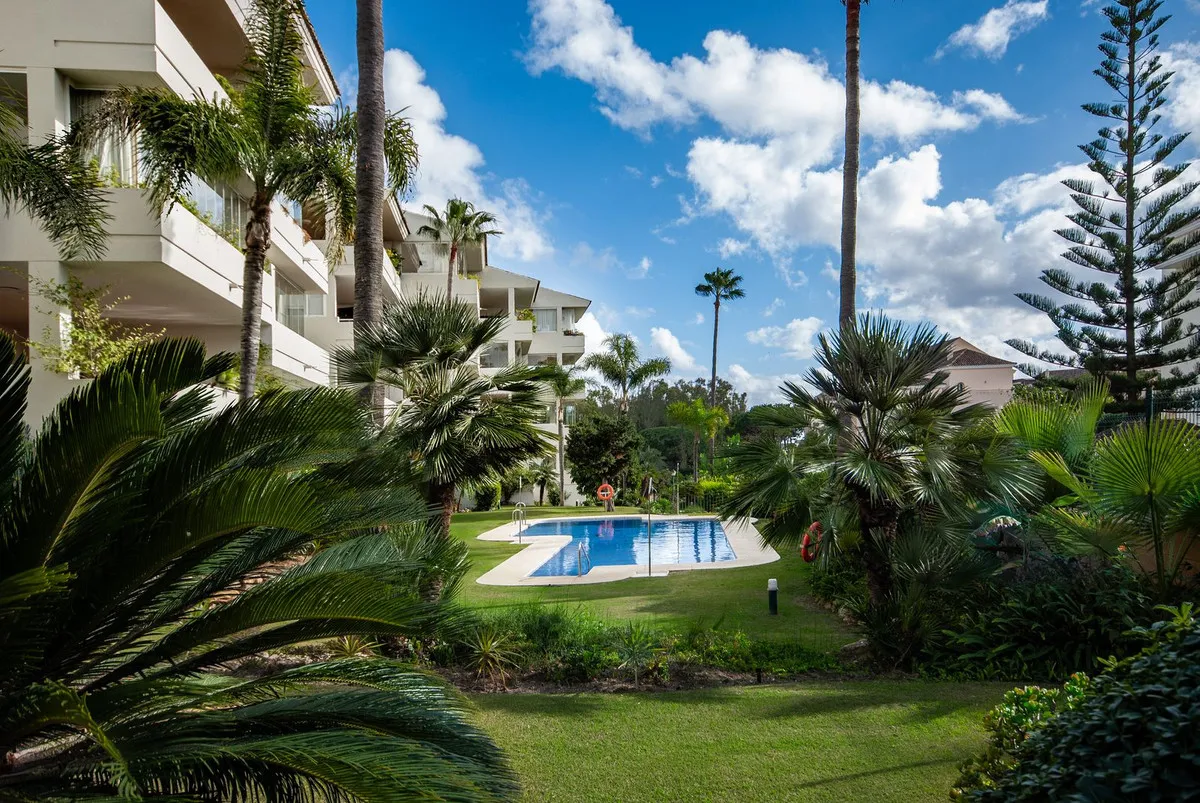 923cea70-e986-4c5b-8cce-8b54a67fbd92