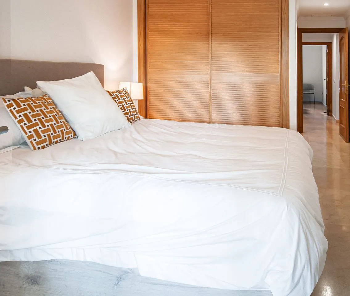 de005fca-7e83-4a44-9a8f-c3608e7230ed