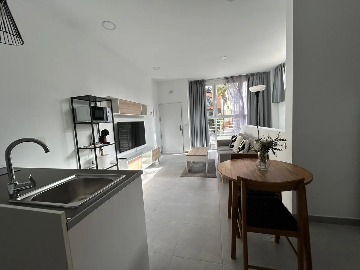 b0128819-171a-46ea-bb8d-b6736e49693b