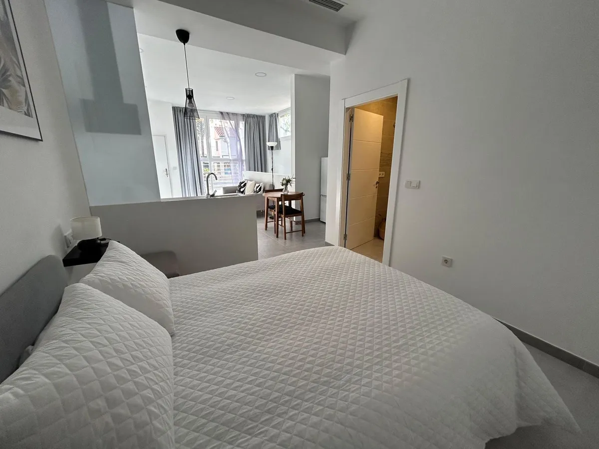 b9bea9ec-bd51-4ac5-8954-21f9fe0efeaf