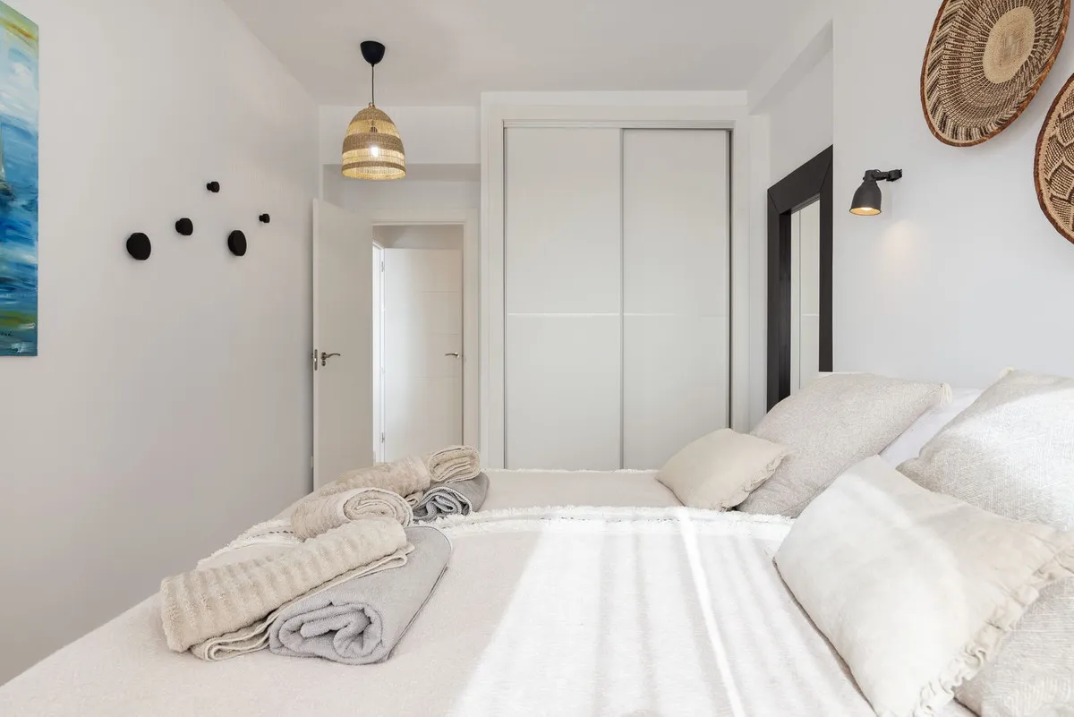 42d6ca7d-dfc8-42dc-8551-e90bc89e5b4c