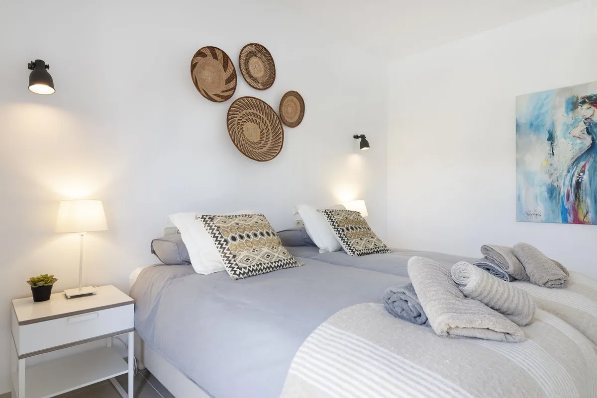 c3aa17d6-3b7e-4311-a3ca-91f74413554b