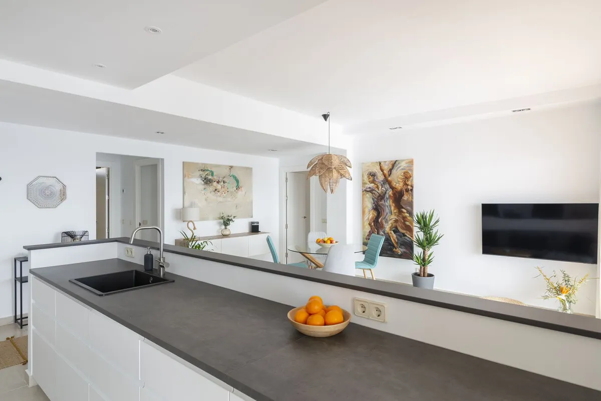 e2a1c808-b949-4455-aba2-84d24f034f68