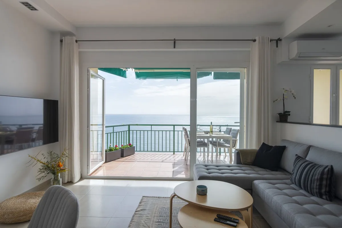 ff86b6b0-a3be-4efb-bf1b-d99f30073b1d