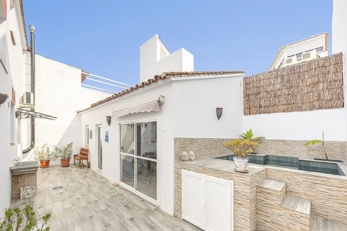 1b944890-ad65-4e67-965d-ed173d87d983