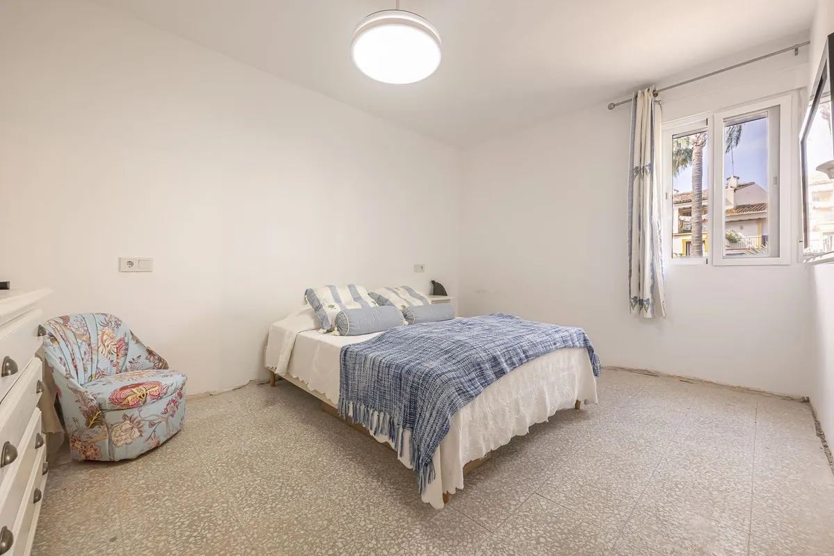 40dcd78b-2eed-42b2-9a72-e06f5e42f360