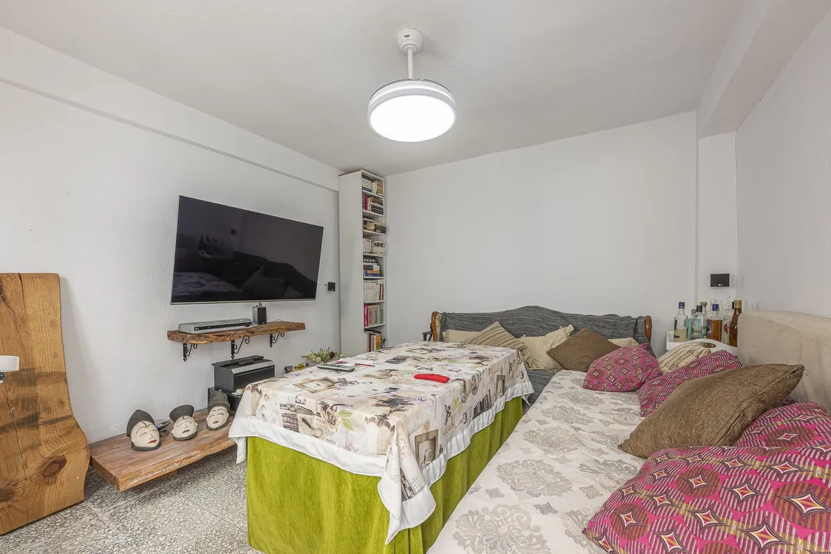 8b79553e-c74e-4b76-9b9d-15fa3c3b904a