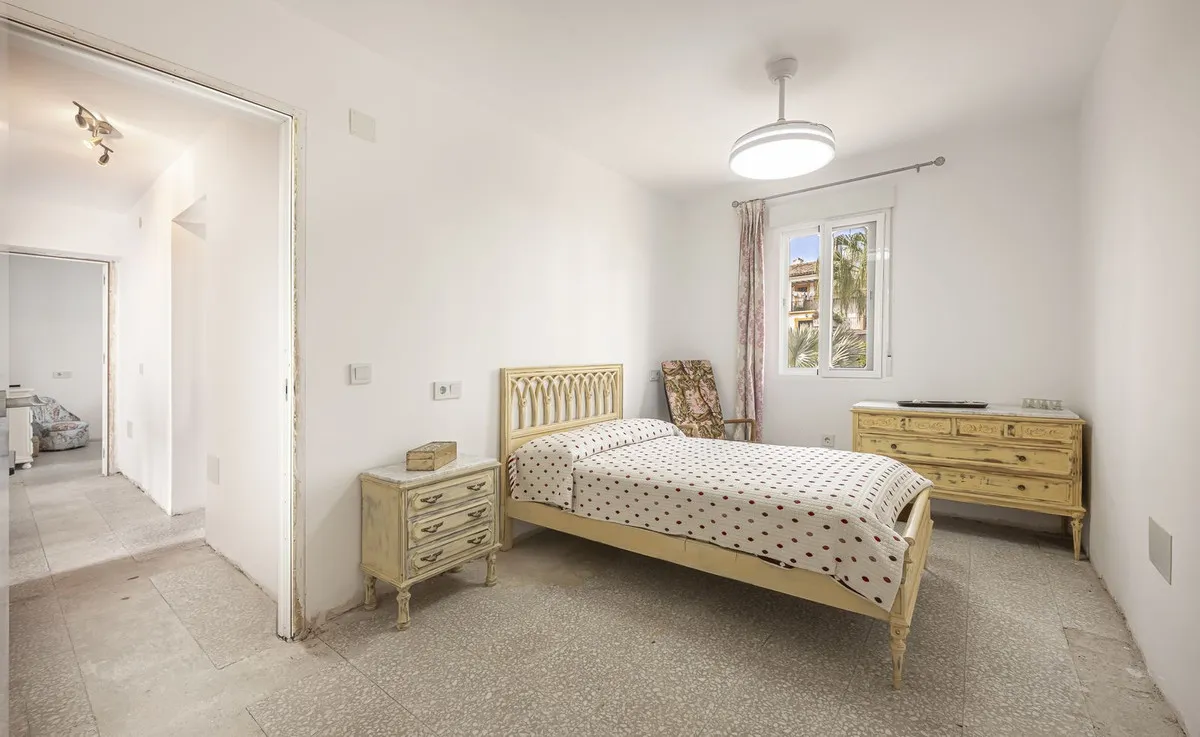 8c293078-27d1-49a0-9e2f-0136cd1df127