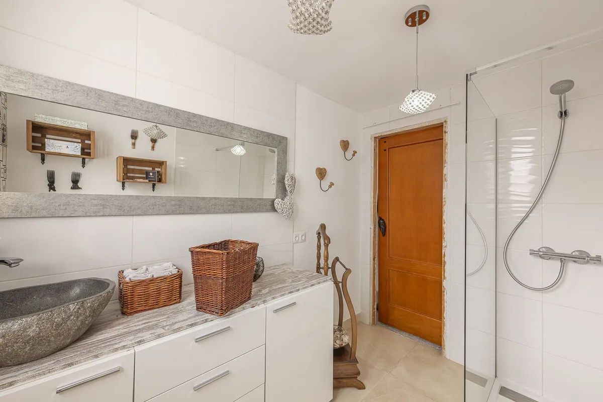 a740d13d-e988-4b2d-9eb9-02d509234ffe