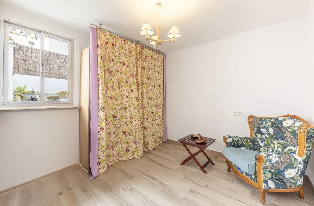 e5c896de-b3a6-4408-afd2-ed3ac63e1761