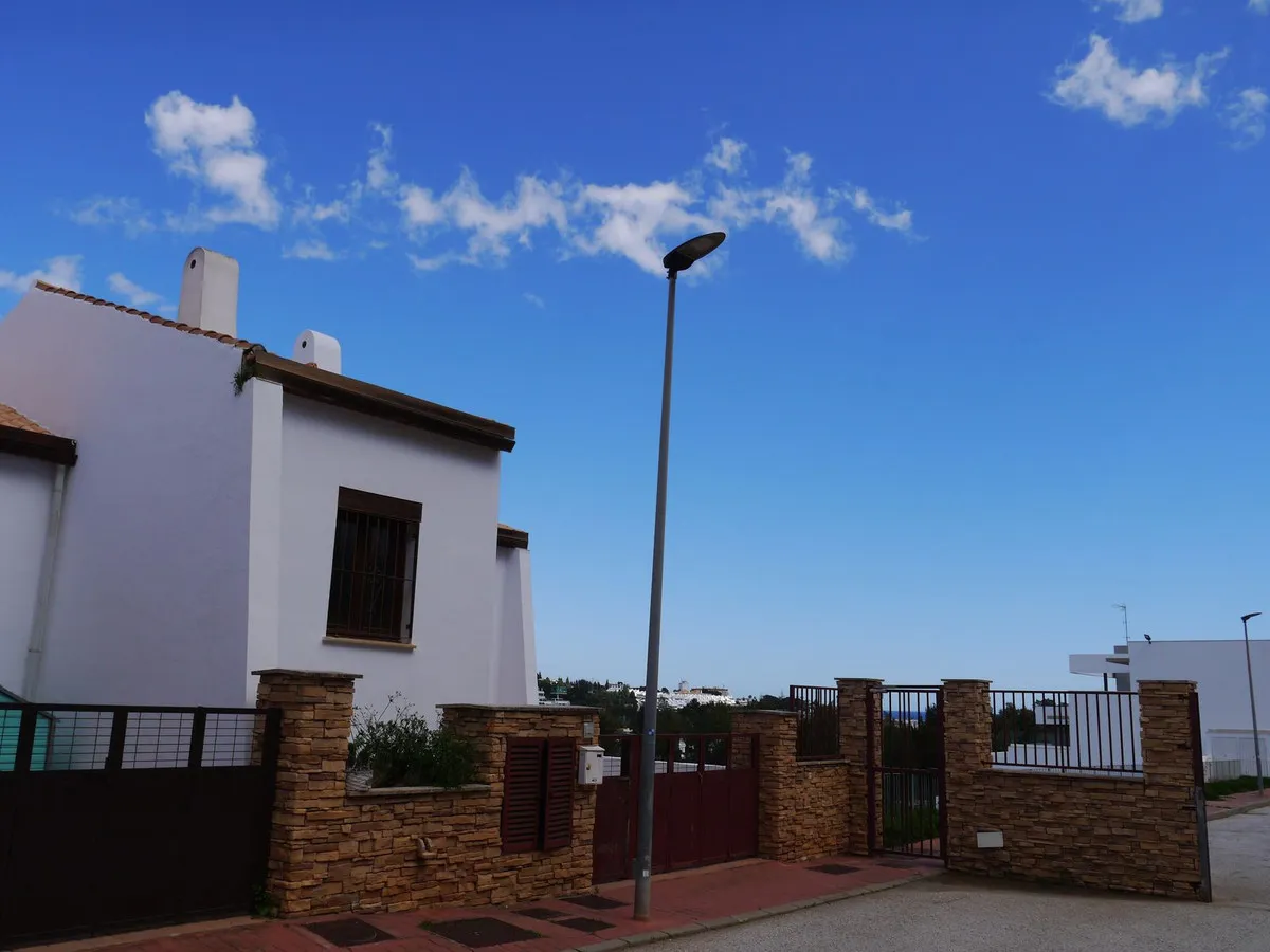 306ded00-0f02-4245-b989-41c617fa1af1