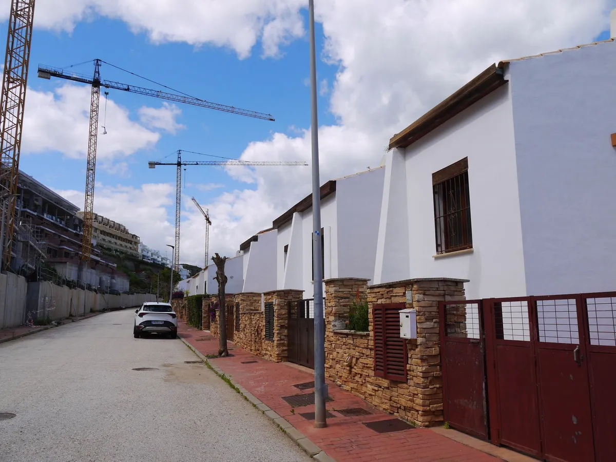 f1cfba28-7589-4d98-b93f-d12fe4963a44