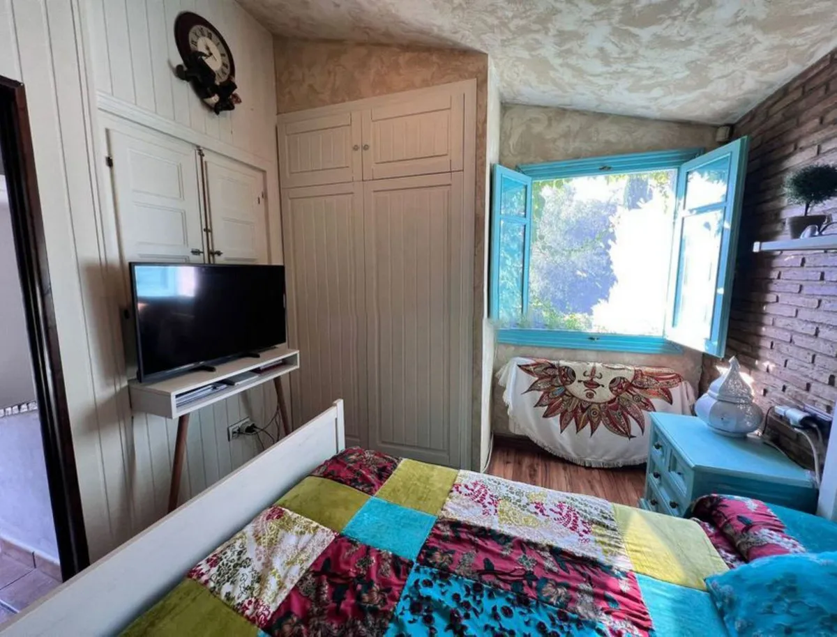 6b7e05f7-606a-48a1-956b-c9072d2d4b93