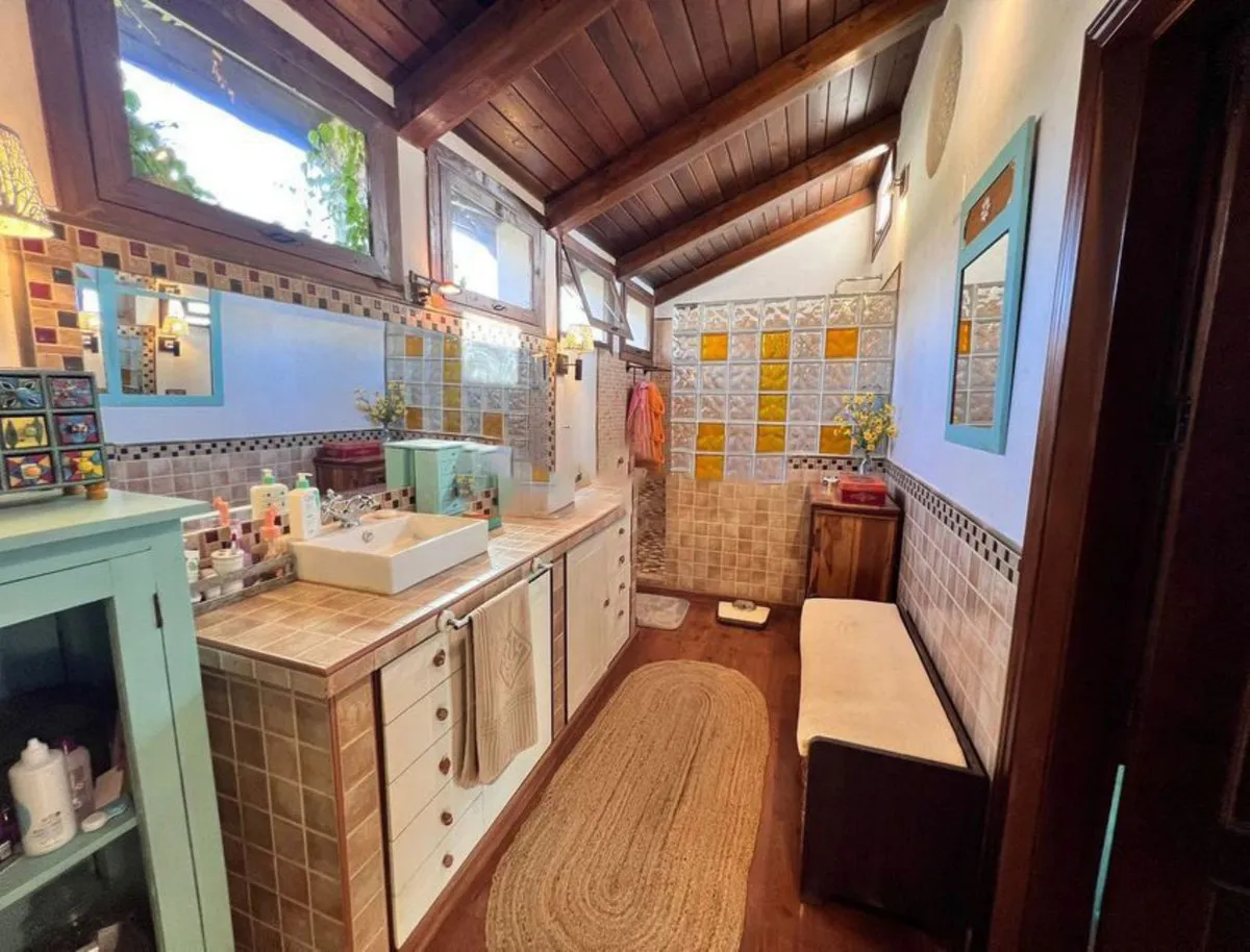 d03de135-8e93-44b7-a594-d58afea5993a