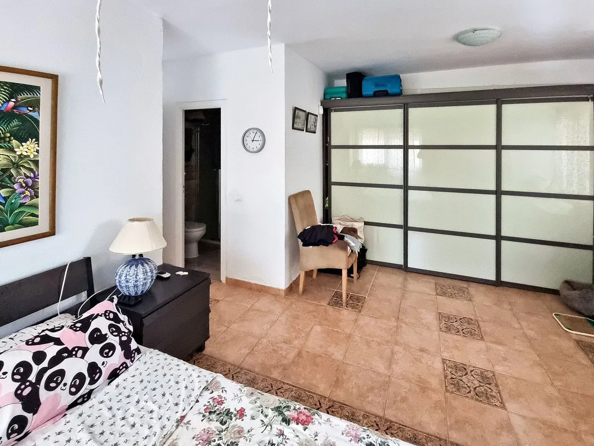 2af6033f-19d3-48c1-89c1-a65d075e46ff