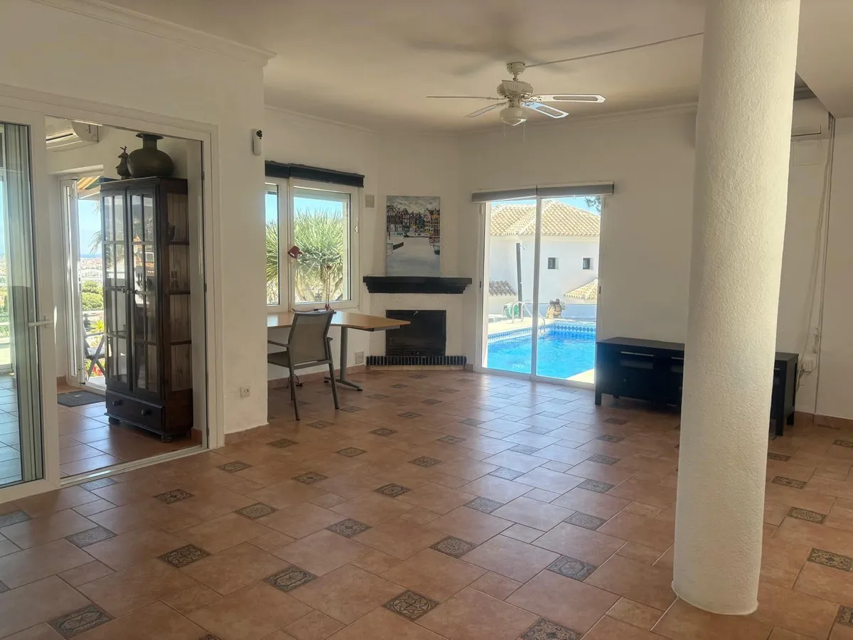 3791f015-cce8-427c-b4f1-f416de0b4234