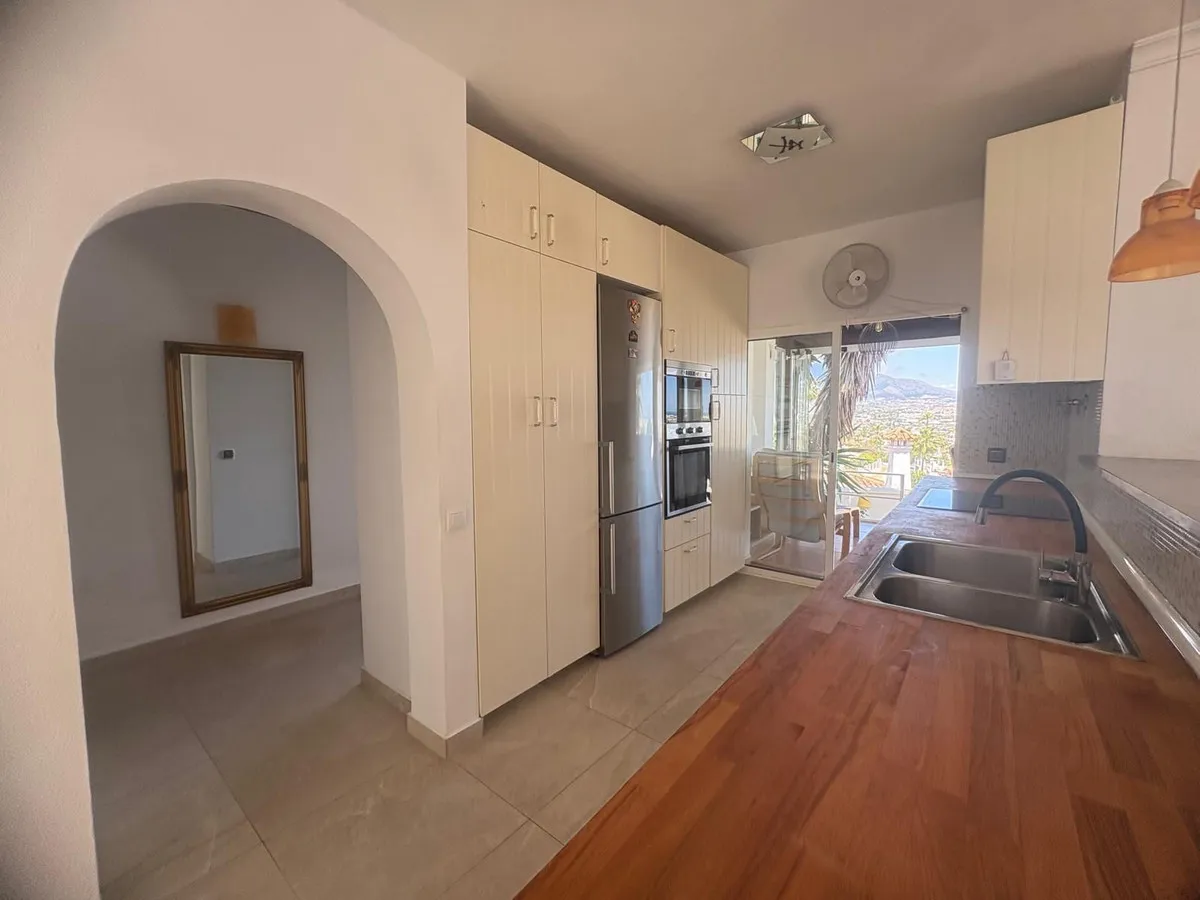 b8a5ece6-7e93-4392-9faf-9d7e71645aec