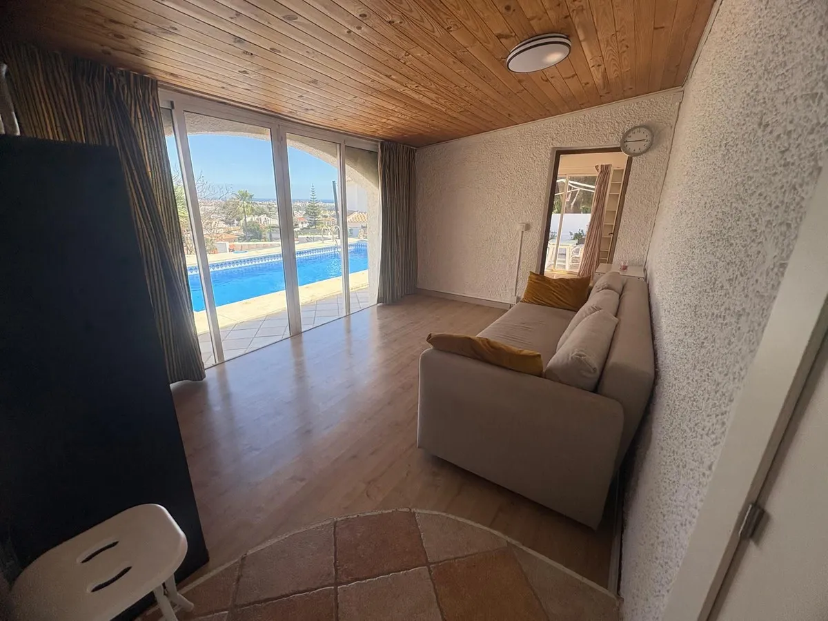 b8aa5d50-21d7-4755-8b39-734a213f8c0c