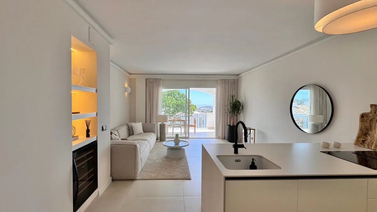 49bc4a4d-7d65-4fde-a011-8037a92d46e5