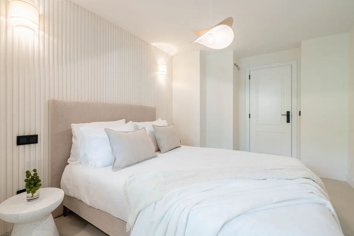 921195de-e6ef-46a9-a037-53440d7e3f5e