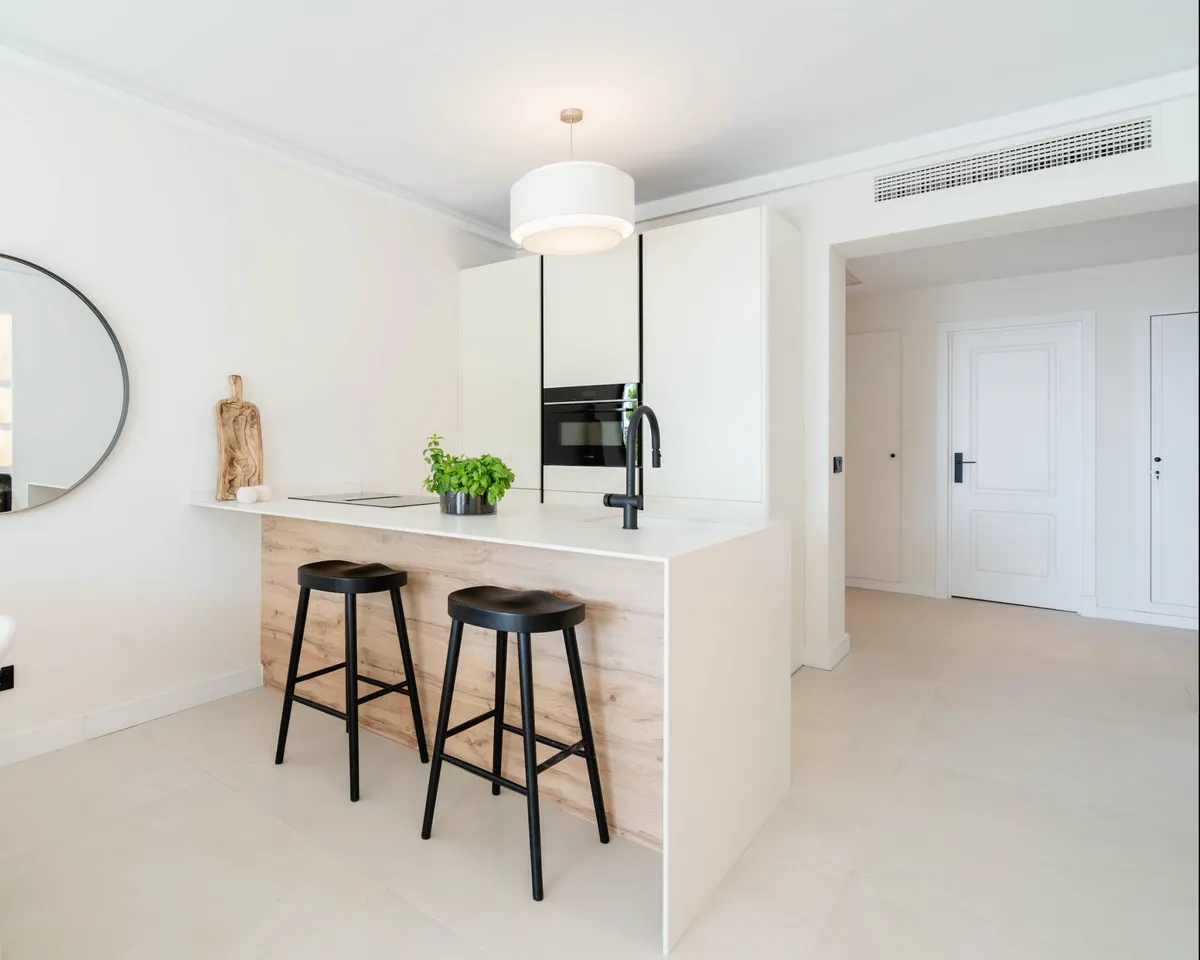 a4f52af0-7d2c-49e5-8f07-211fd53fa8e8