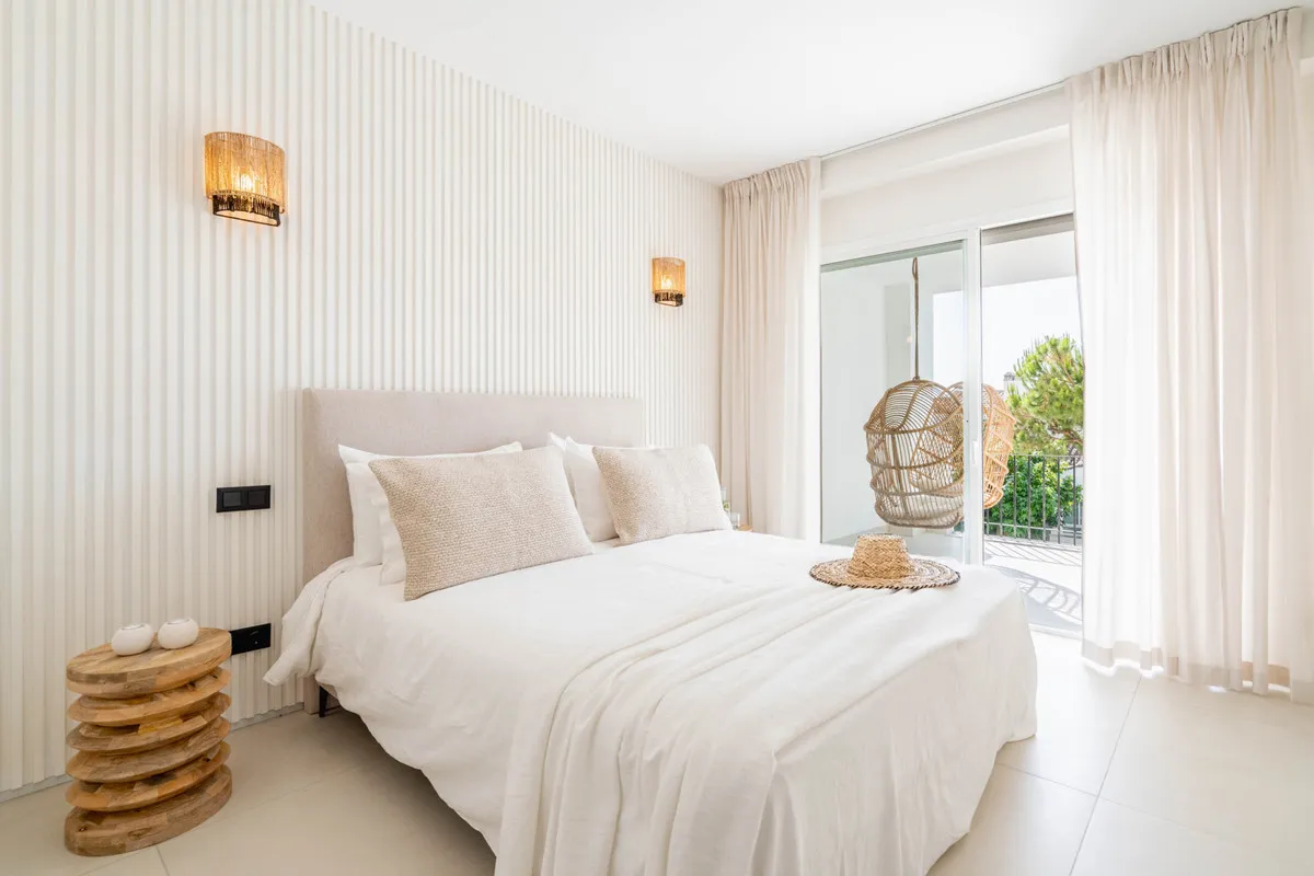 d0c98395-1a22-49f3-ade6-7628cd1f06ba