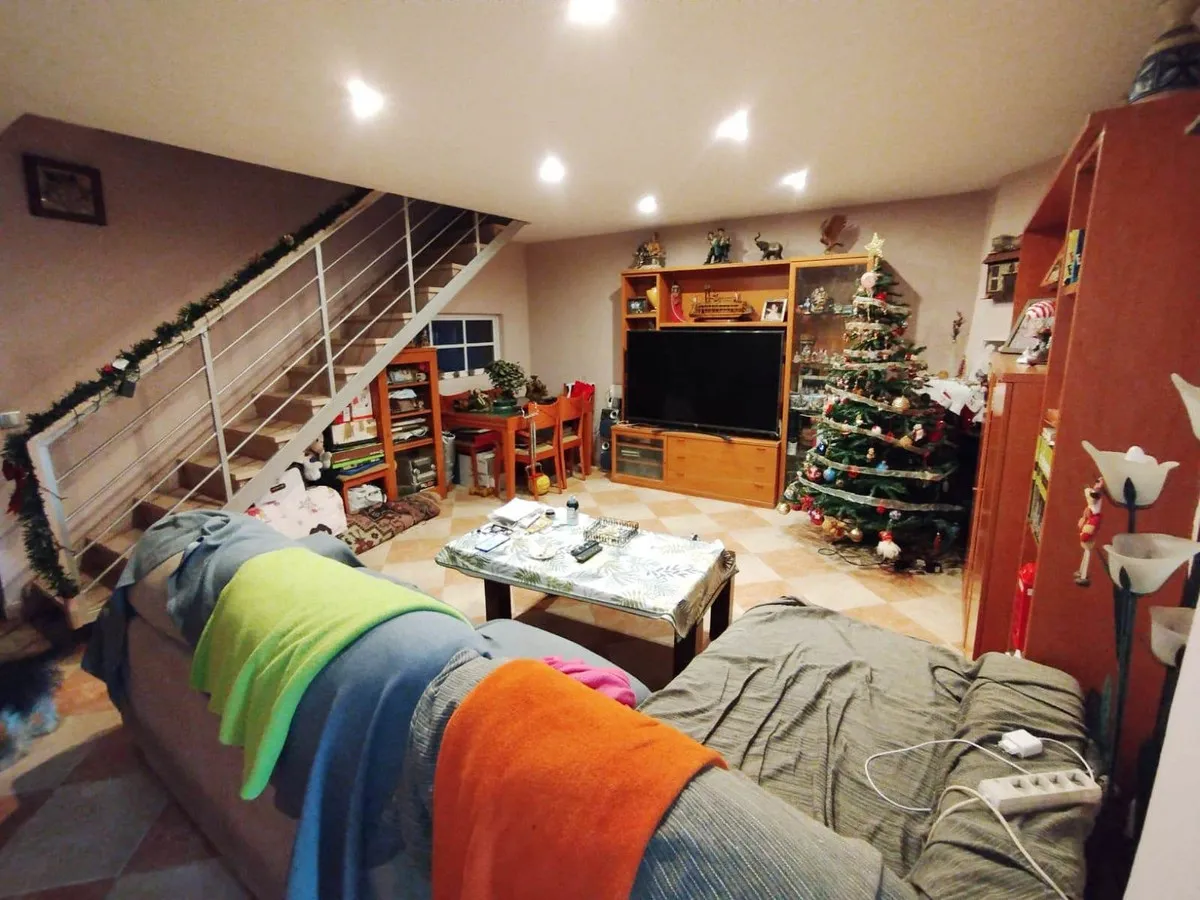 e0c6fd16-41b5-4c32-9f0c-2717e6879370