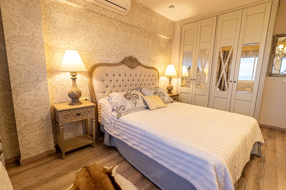 5c6ac728-6c1e-47b8-b2d2-2aecfccee9ef