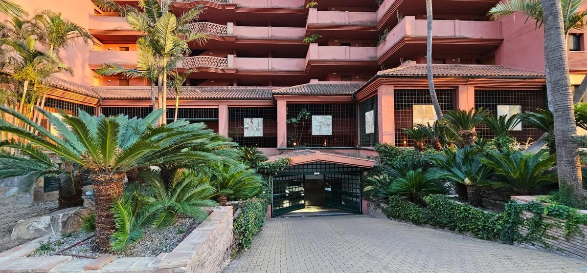 084bda61-d6ed-4511-adca-17c4e862426d