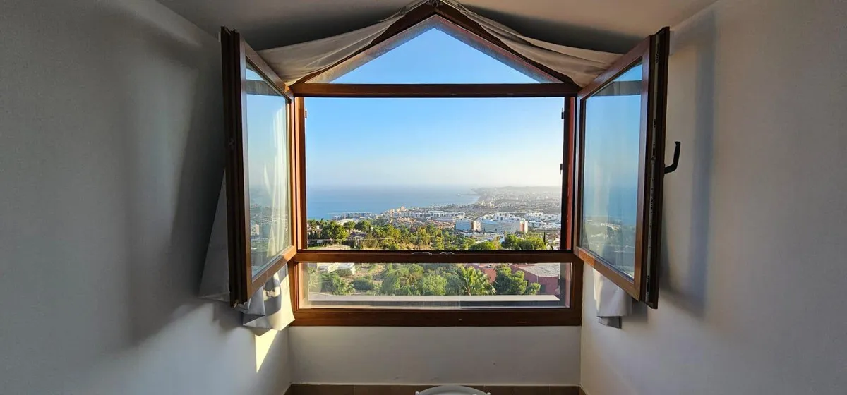 a9a351c8-c26d-4d35-90ac-e78648d050e4