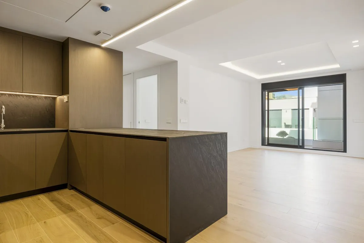 e97150cc-3e92-4abb-8a54-7ba2984f4077