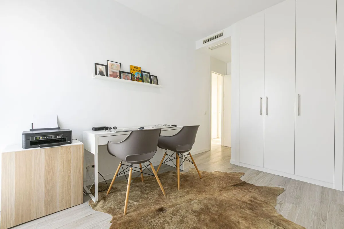 05bfb84d-4e93-4de4-8b72-ff704d1a515d