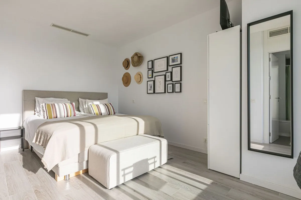 6ec05bf8-4a11-4197-8d93-0e0f679b696a