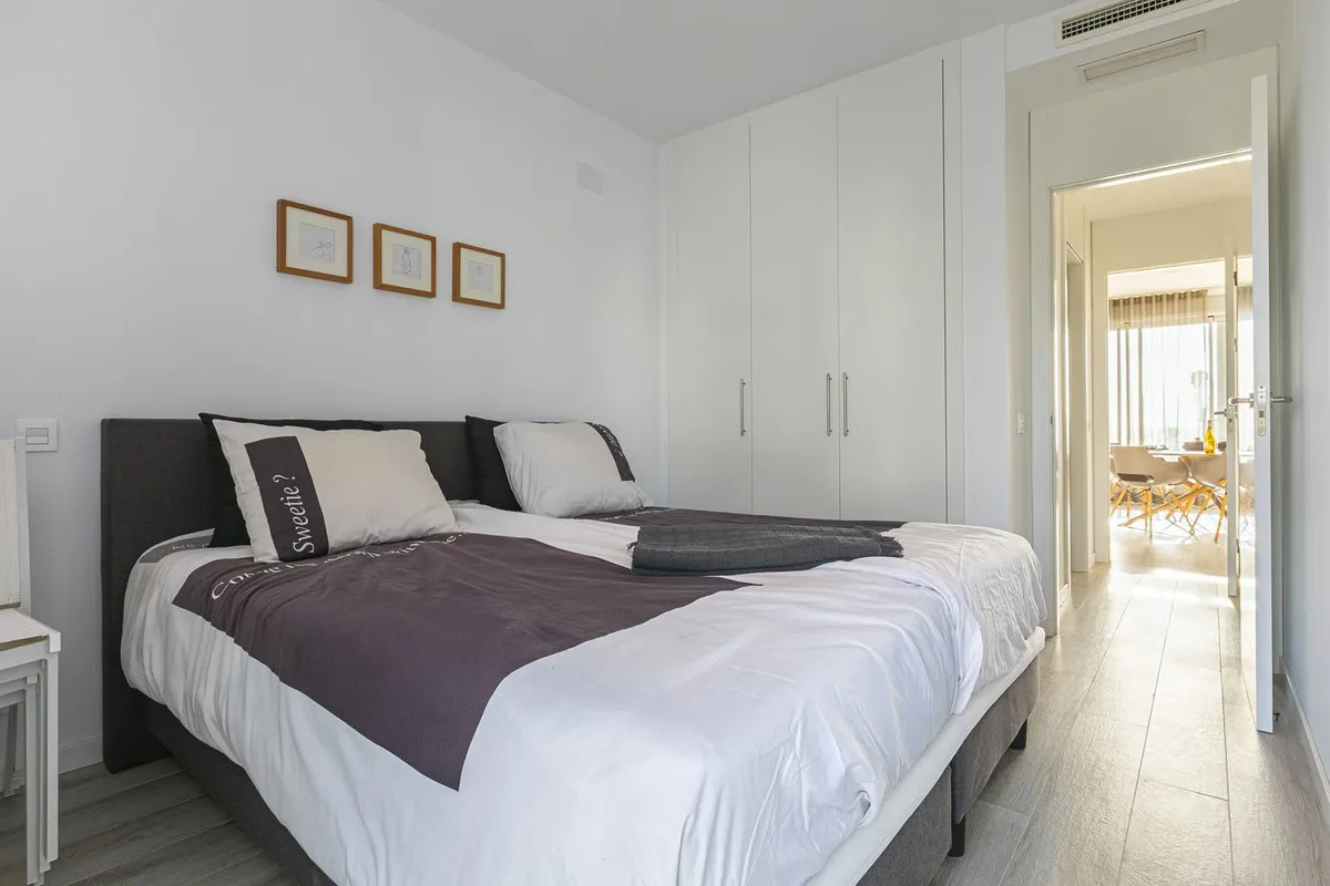 ae93e72a-c745-4b05-bb43-f243c60a967e