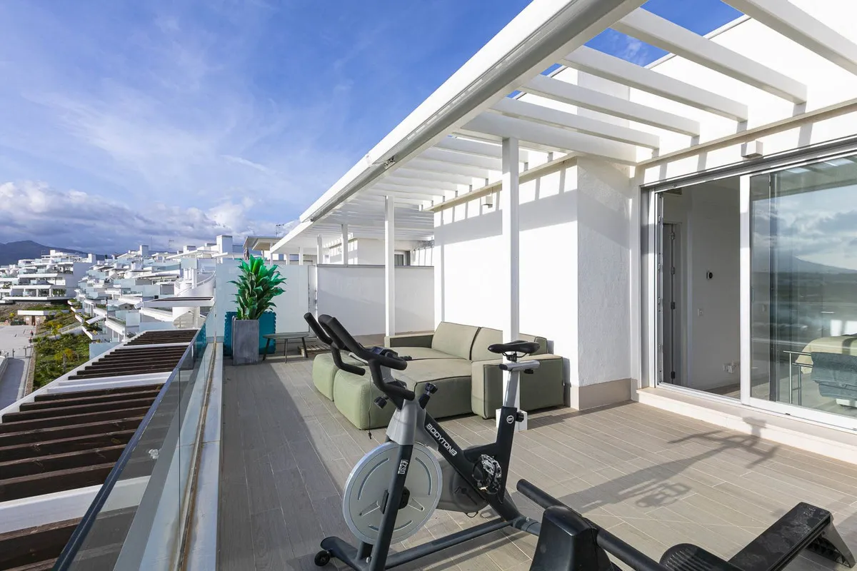 e4b94555-c5ca-4bfc-815b-d5d944a2f5be