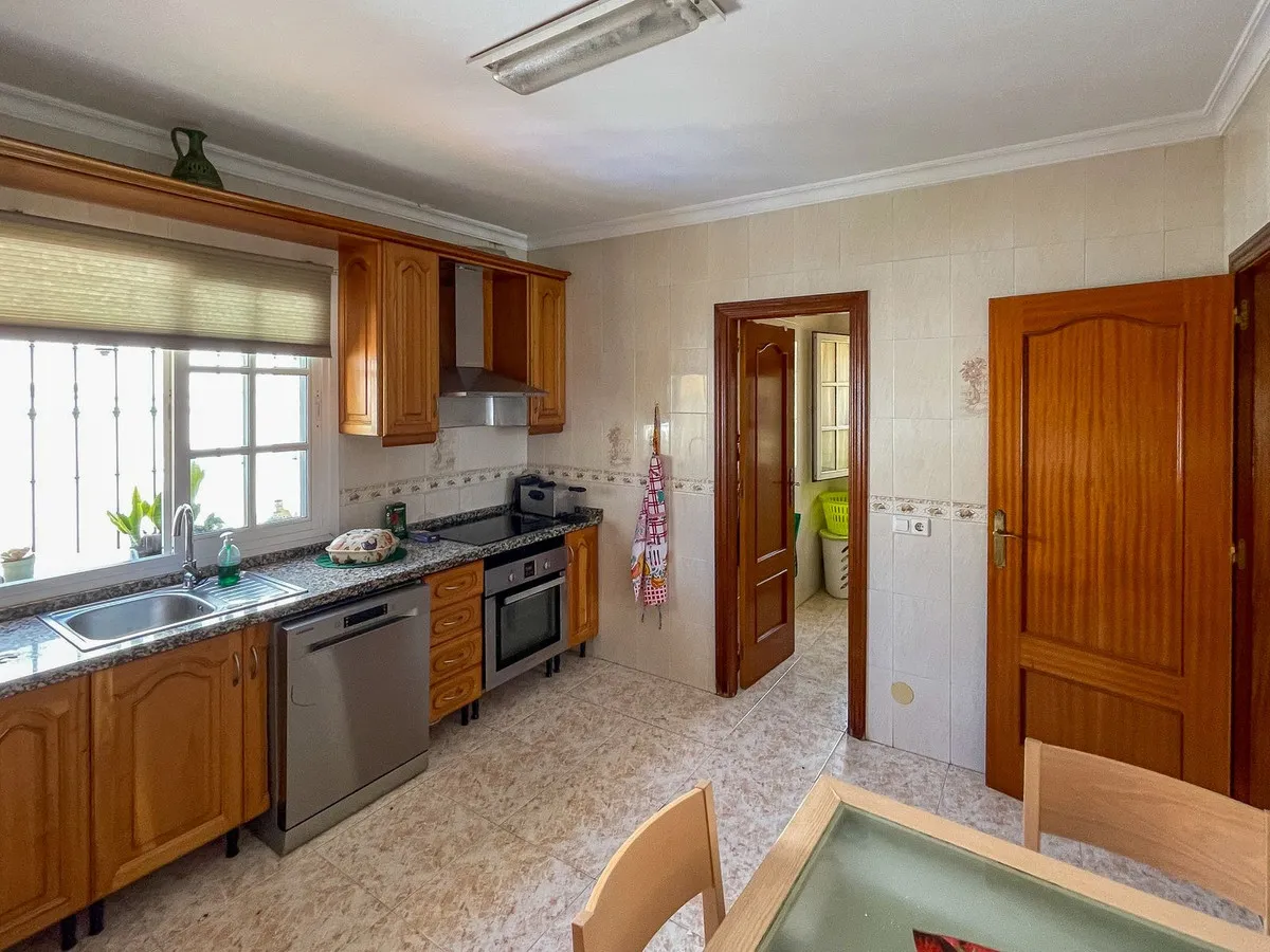 2c7a976c-1e9e-4ece-a93d-7b1ae2d4a153