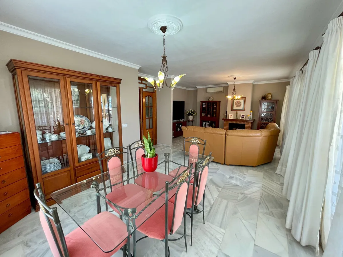 b2c9520f-9fb7-4f52-83de-3747e3a94f4a