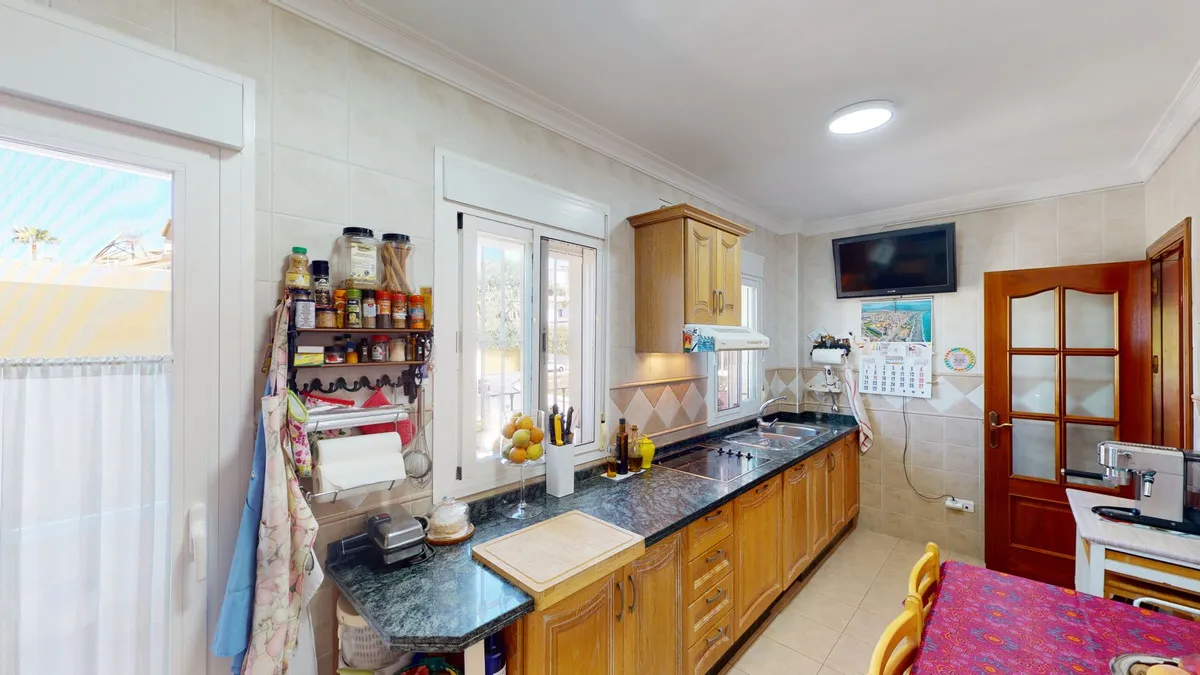 203e0f96-df4a-4952-96a0-6aa7608ce4f1