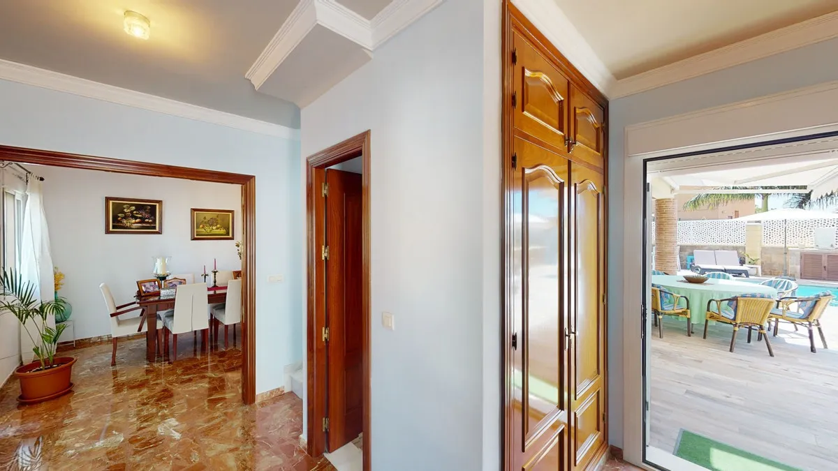 c6da92fc-e2a3-451c-90d9-eda0ab732d09