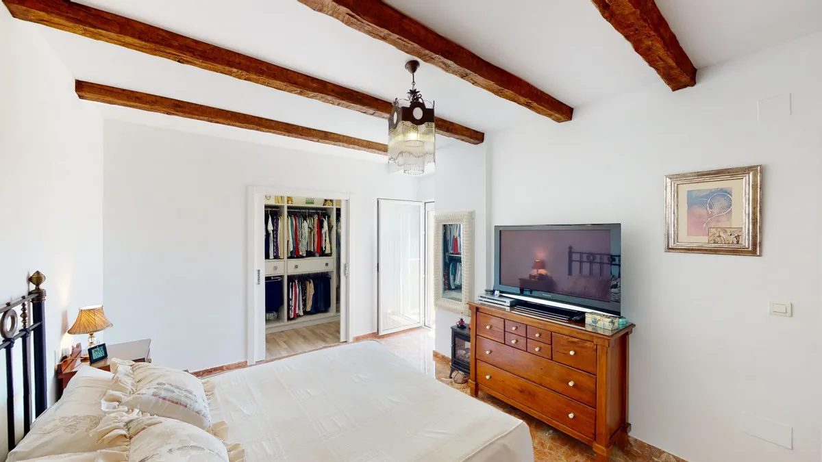 e53fce5a-a2cc-432a-9e76-8eaaac4cffcd