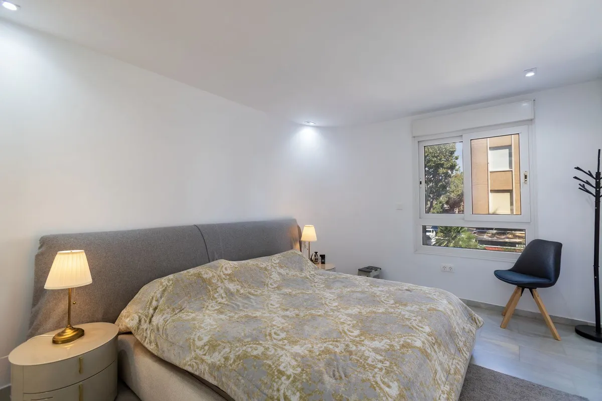 d16b5589-1d35-4140-aa59-0a2fa1e1081c