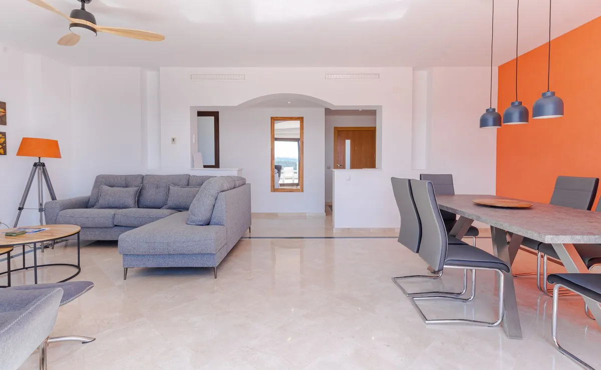 1eb51628-6526-40c8-a747-00bc85e17175