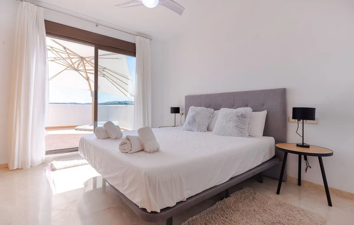 c3f878d0-e17c-4b88-a740-36df4d3acbdc