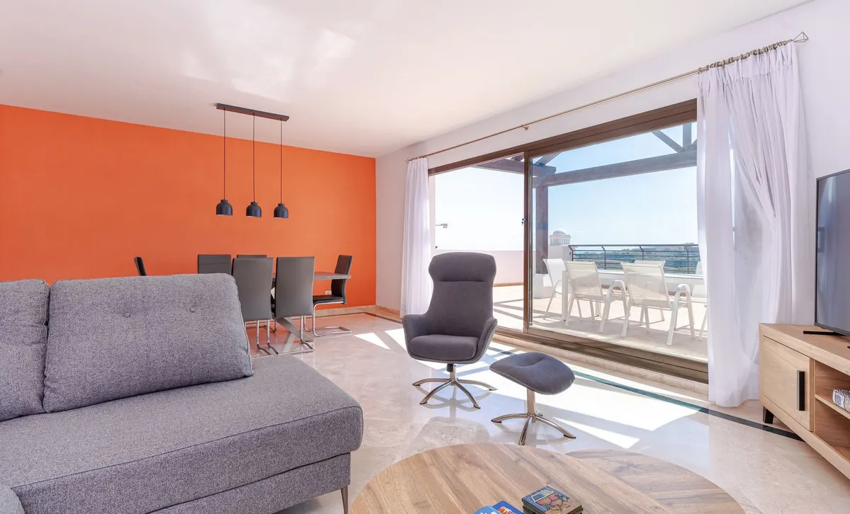 e6cffb9d-3684-4627-8769-56176277b257