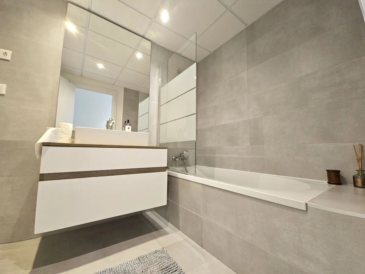 f61587f6-4277-4ba3-b65c-e9ae5205e886