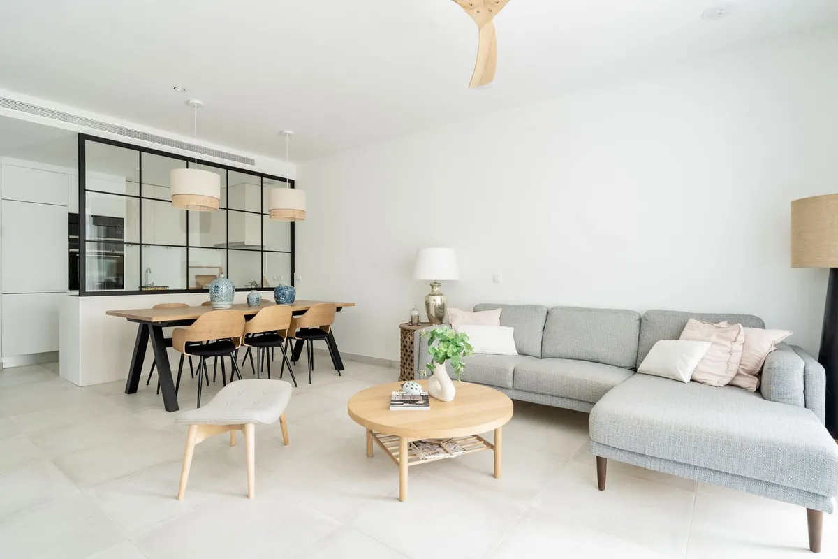 425b1fd2-0039-41e1-b3a7-2842d83d6f37