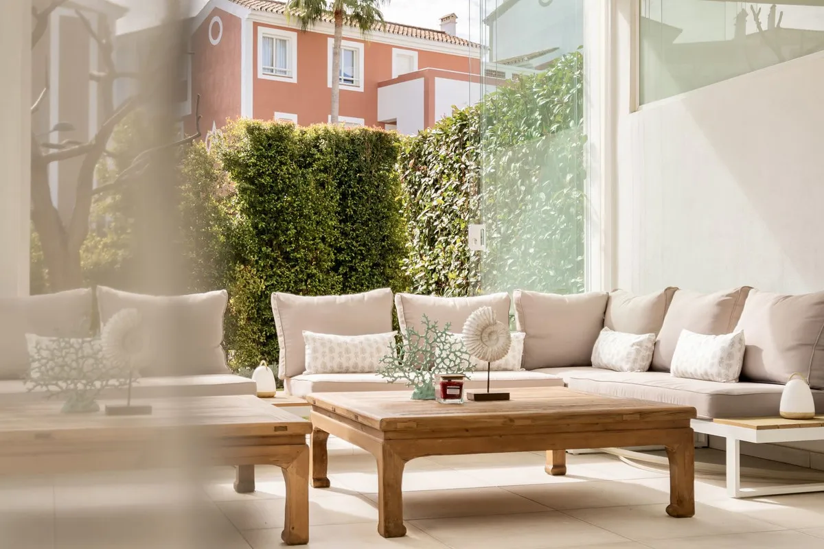 80c9d390-e144-4357-8fbe-0f60756fdd27