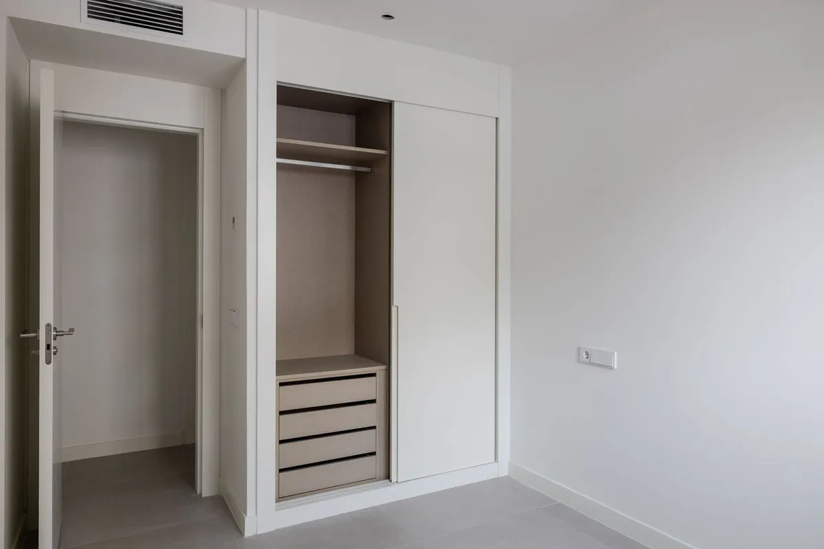 e6844a68-d42c-4abf-9d36-b5cdcd2ab3dc